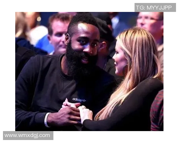 黑人球星在足球场上的智商优势与战术思维分析